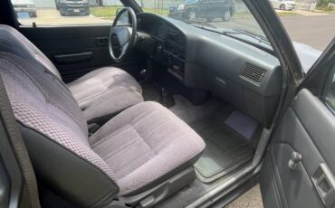 Toyota-pick-up-1990-grey-4