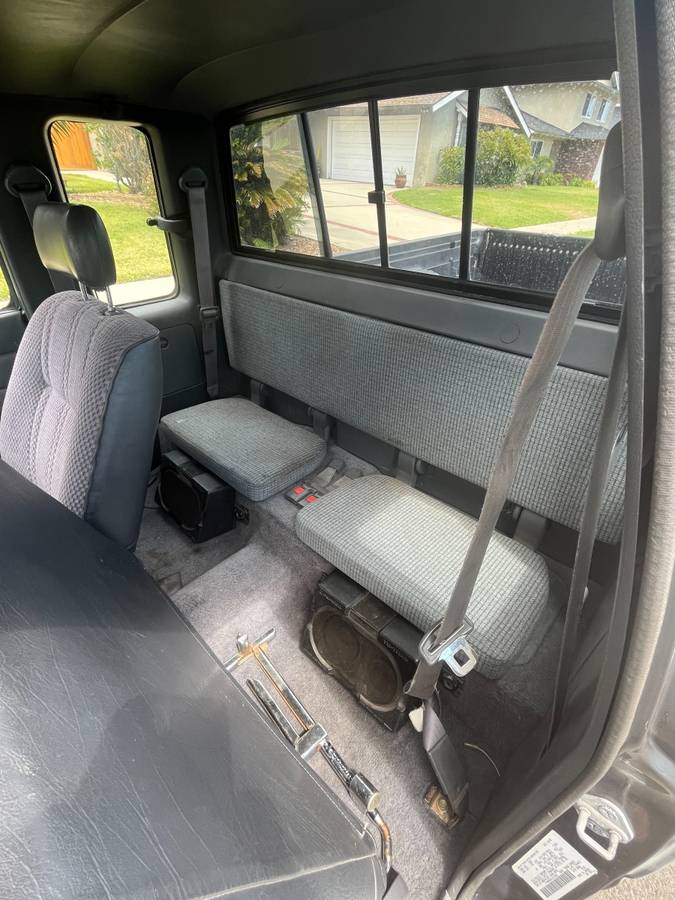 Toyota-pick-up-1990-grey-5