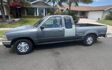 Toyota-pick-up-1990-grey