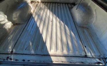 Toyota-pick-up-1990-white-18
