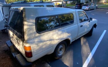Toyota-pick-up-1990-white-8