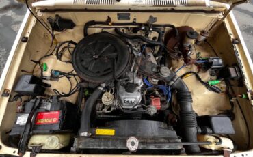 Toyota-pickup-1984-yellow-2