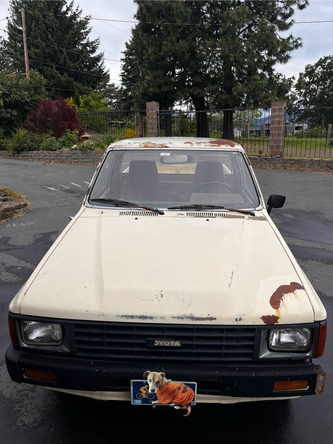 Toyota-pickup-1984-yellow-5