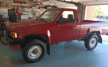 Toyota-pickup-1986-1