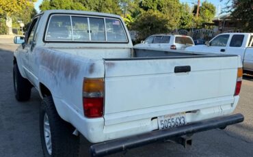 Toyota-pickup-1987-1