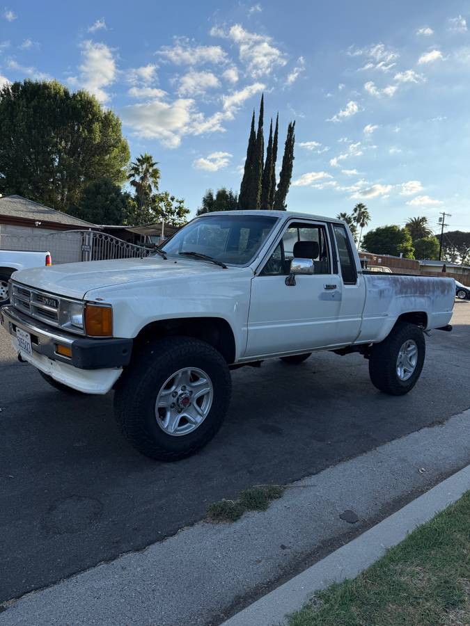 Toyota-pickup-1987-12