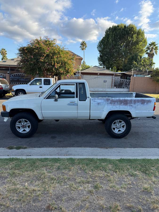 Toyota-pickup-1987-13