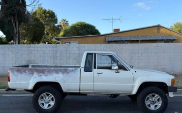 Toyota-pickup-1987-9