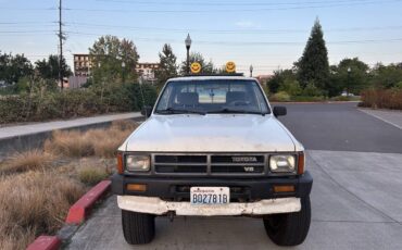 Toyota-pickup-1988-white-1