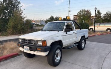 Toyota-pickup-1988-white