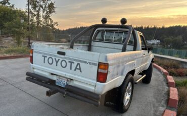 Toyota-pickup-1988-white-4