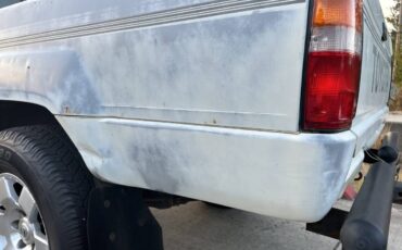 Toyota-pickup-1988-white-7
