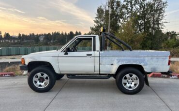 Toyota-pickup-1988-white-8