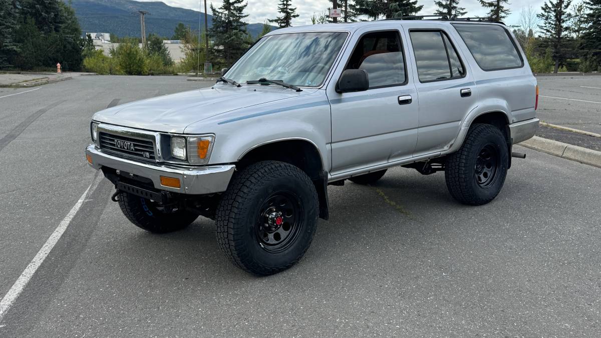 Toyota-pickup-1990-silver-1
