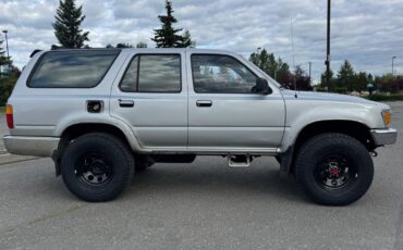 Toyota-pickup-1990-silver