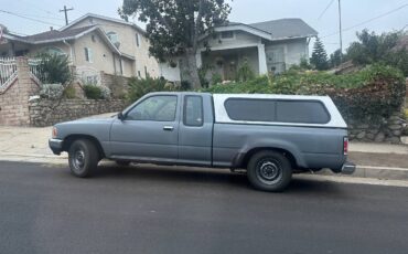 Toyota-pickup-1991-grey-2