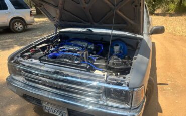 Toyota-pickup-1991-grey