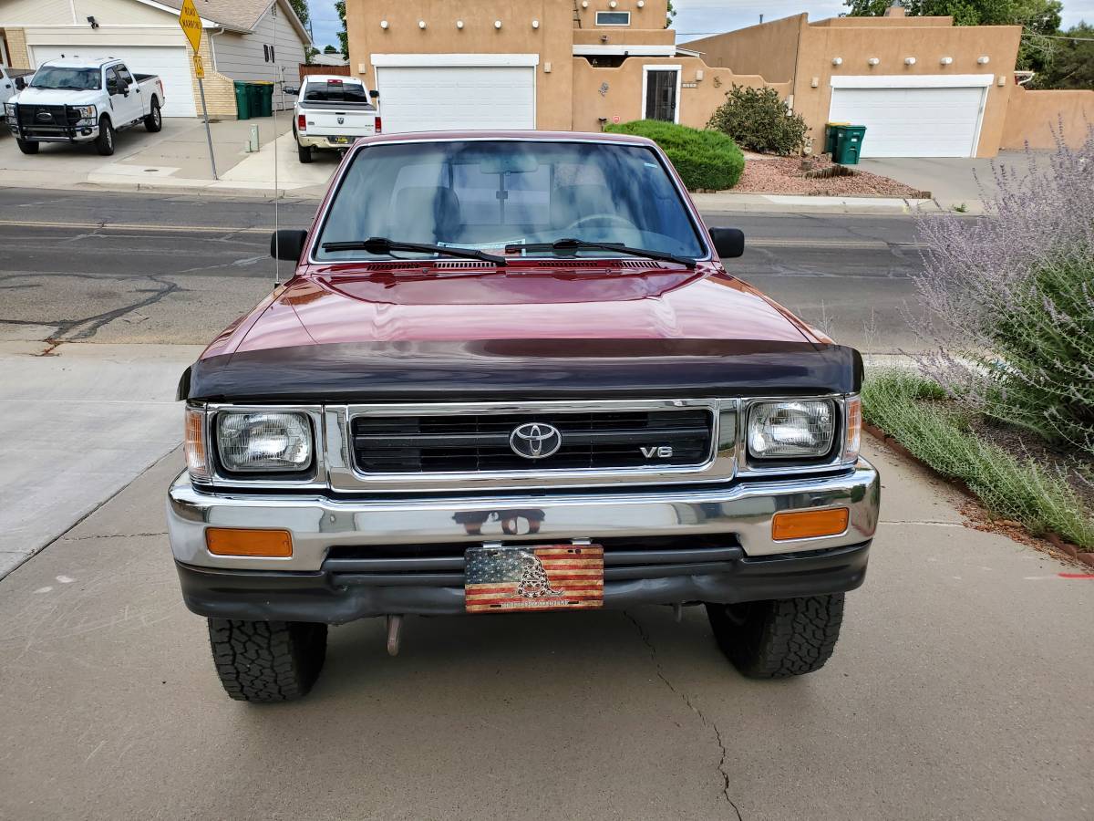 Toyota-pickup-1993-red-14