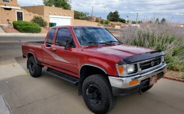 Toyota-pickup-1993-red
