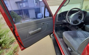 Toyota-pickup-1993-red-5
