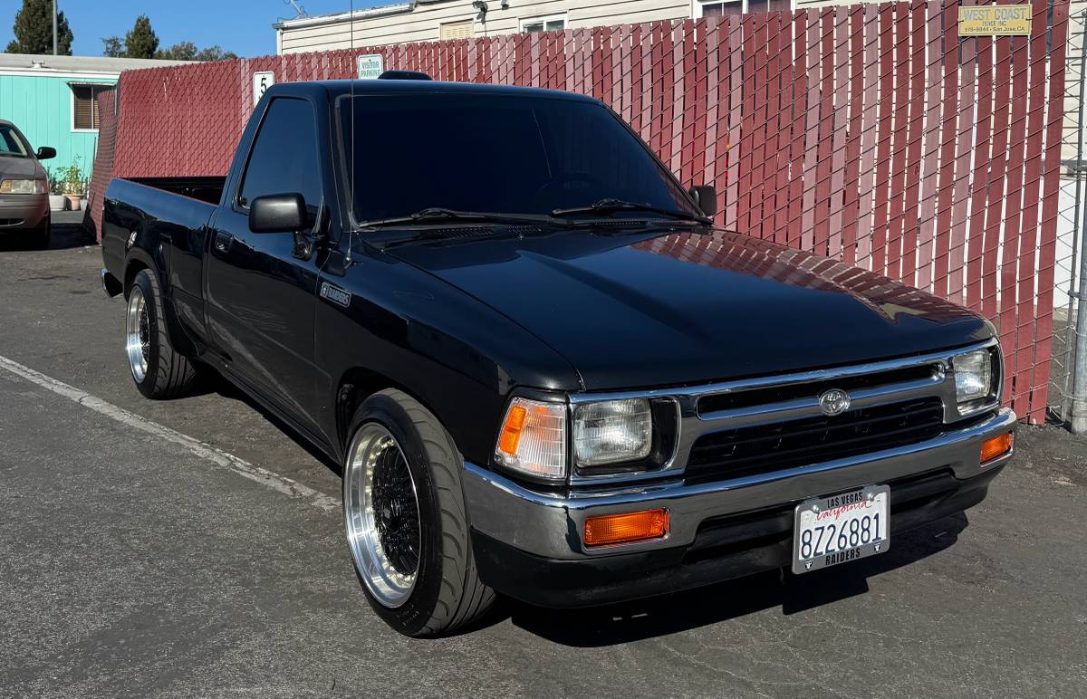 Toyota-pickup-1994-grey-10