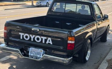Toyota-pickup-1994-grey-11