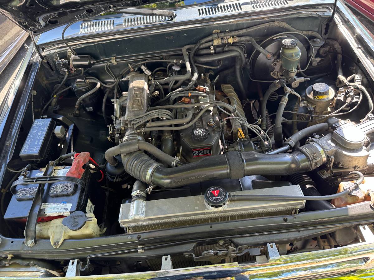 Toyota-pickup-1994-grey-3