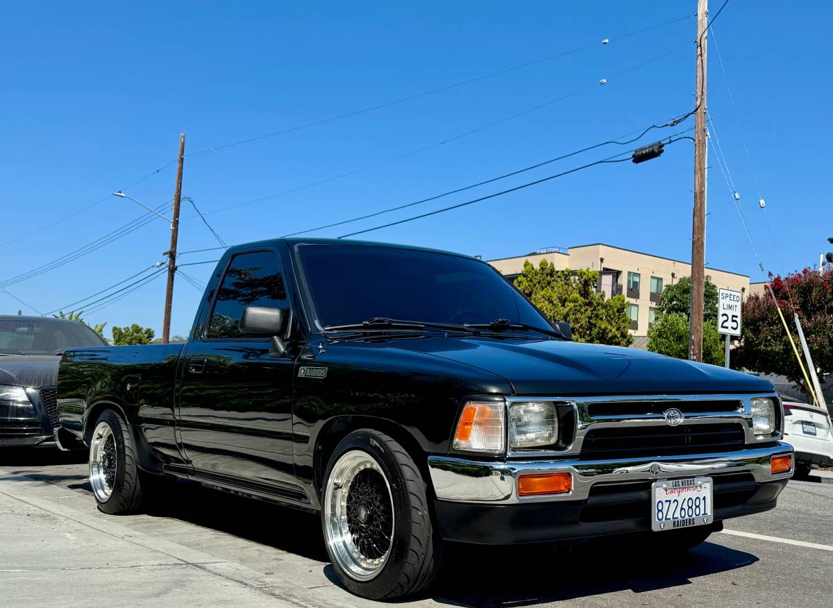 Toyota-pickup-1994-grey