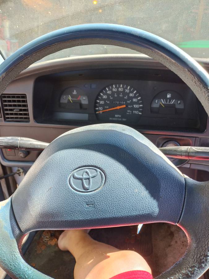 Toyota-pickup-1994-white-6