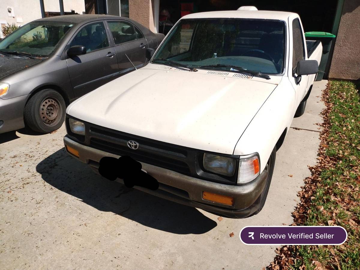Toyota-pickup-1994-white-8