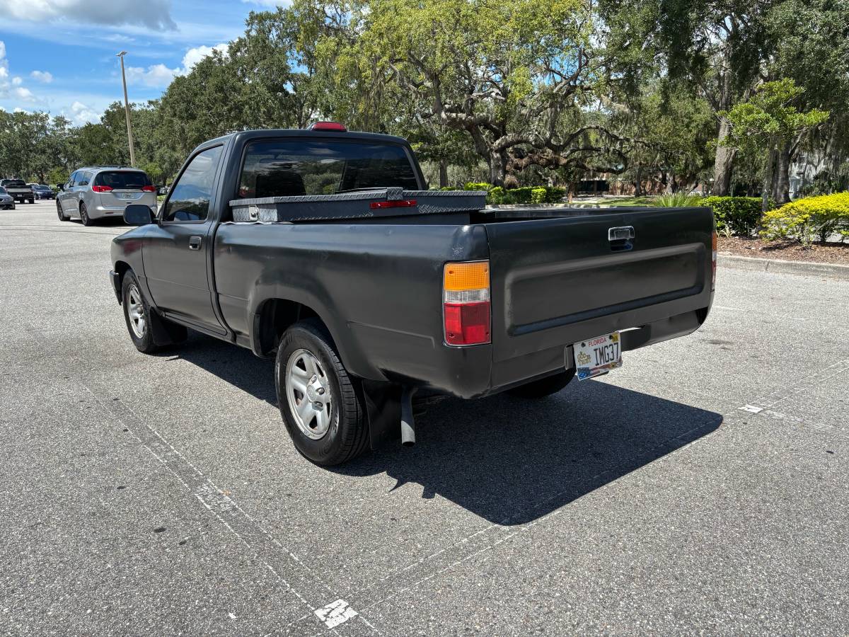 Toyota-pickup-1995-3