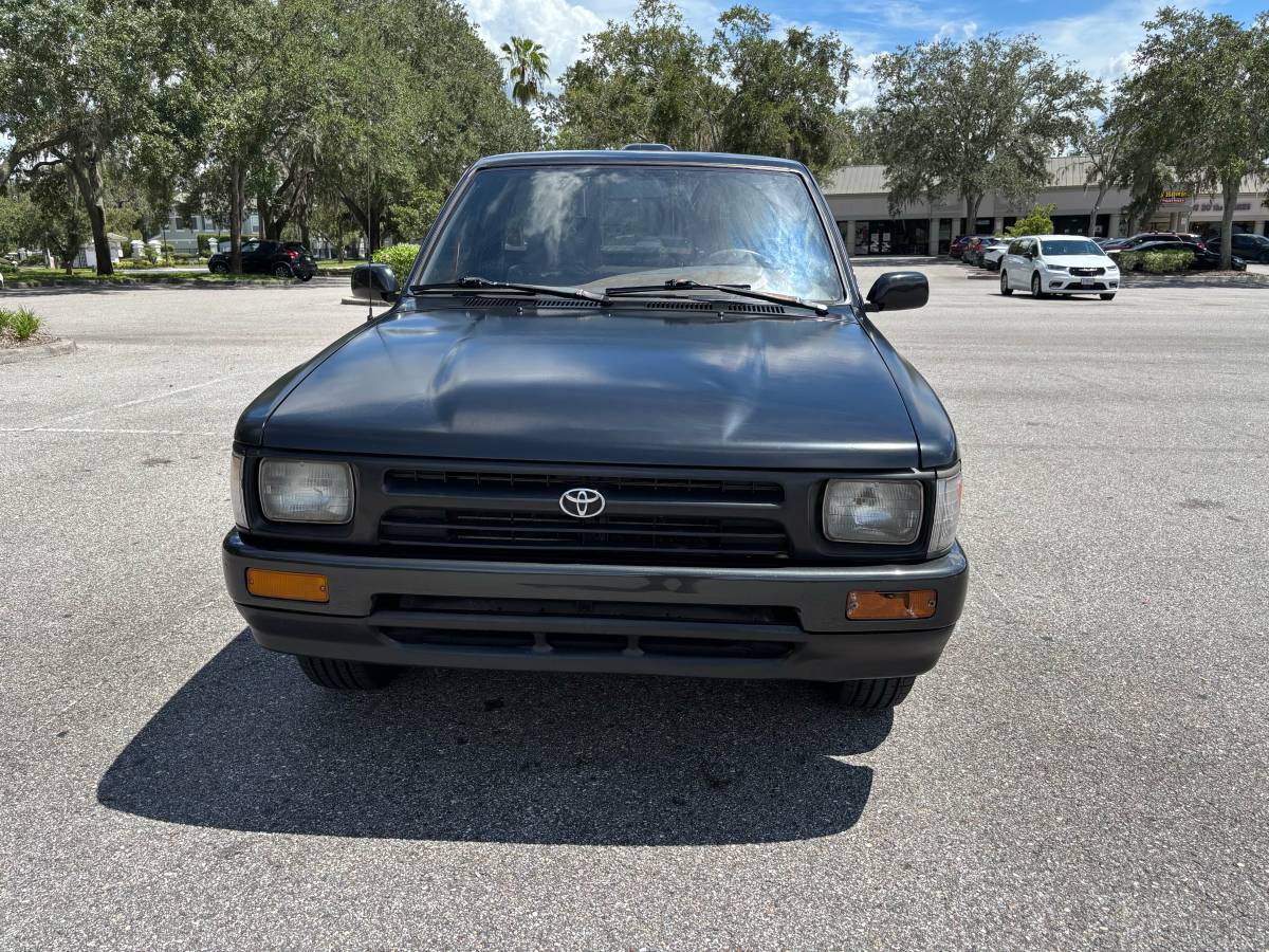 Toyota-pickup-1995-4