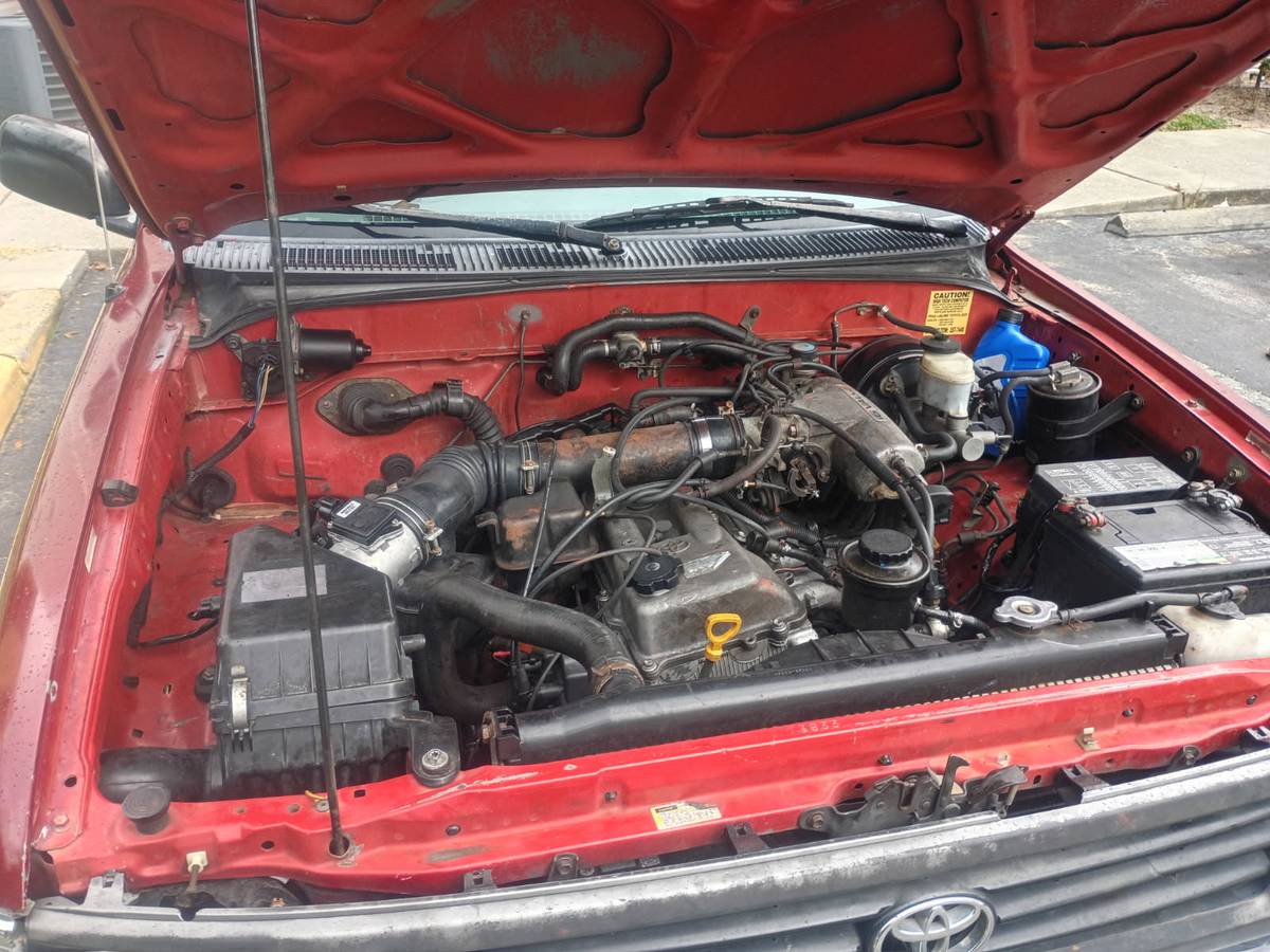 Toyota-pickup-1995-red-1