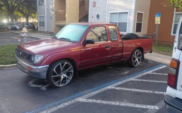 Toyota-pickup-1995-red