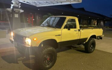 Toyota-pickup-4x4-1980-2