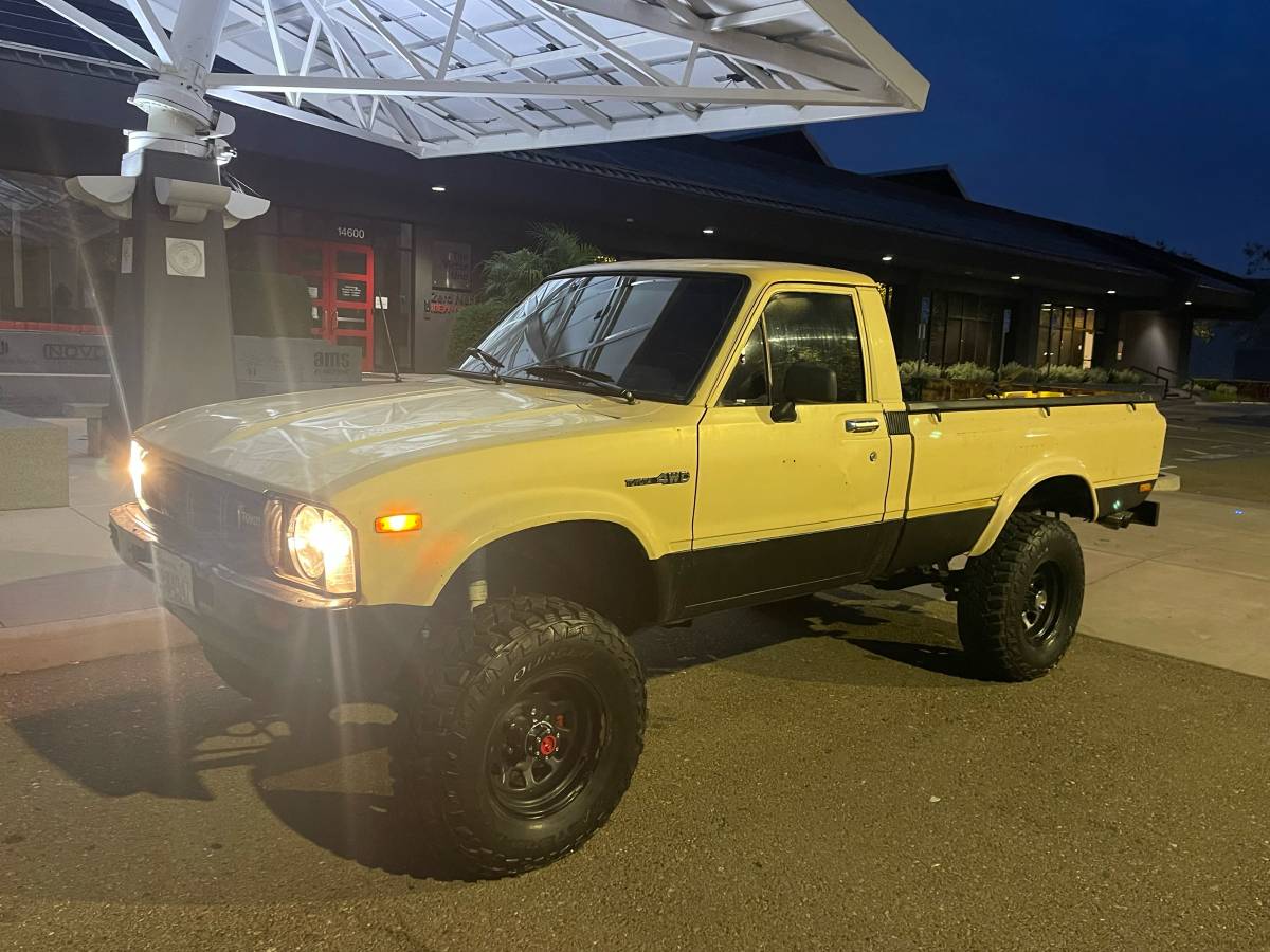 Toyota-pickup-4x4-1980-2