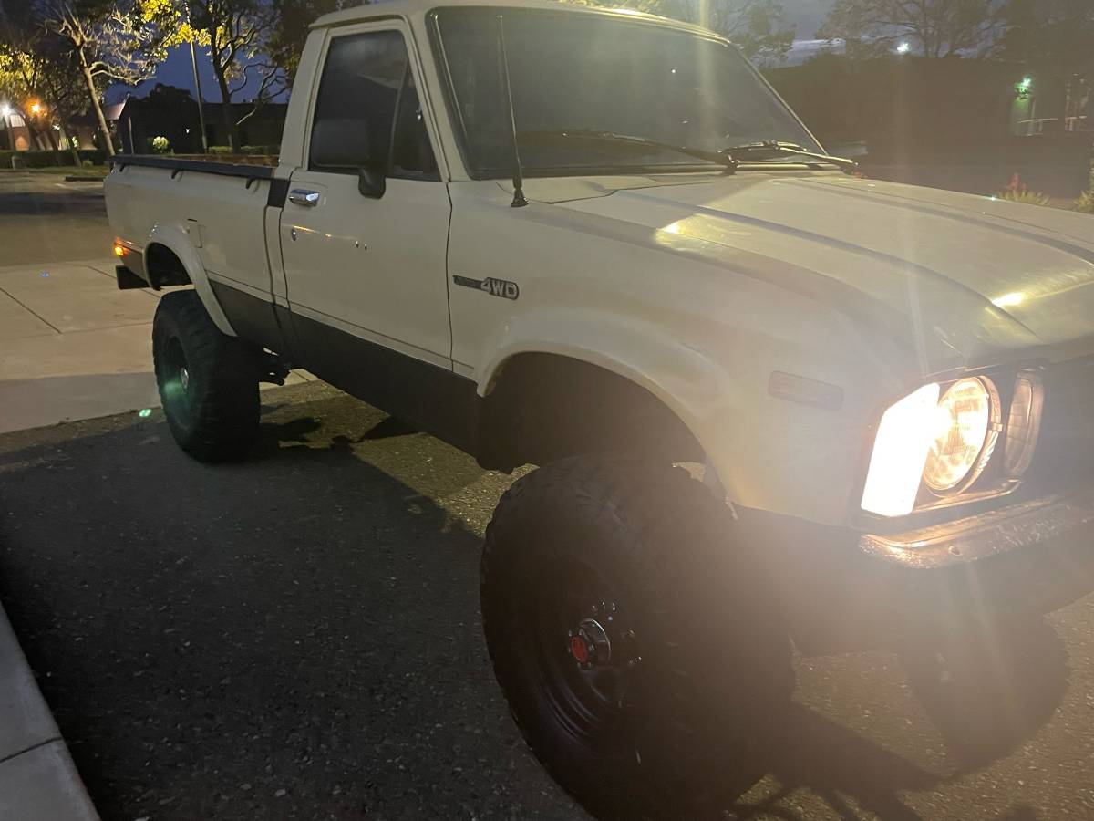 Toyota-pickup-4x4-1980-5