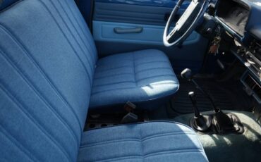Toyota-pickup-4x4-1982-11