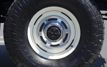 Toyota-pickup-4x4-1982-12
