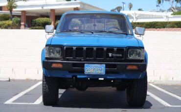 Toyota-pickup-4x4-1982-3