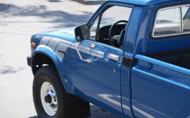 Toyota-pickup-4x4-1982-6
