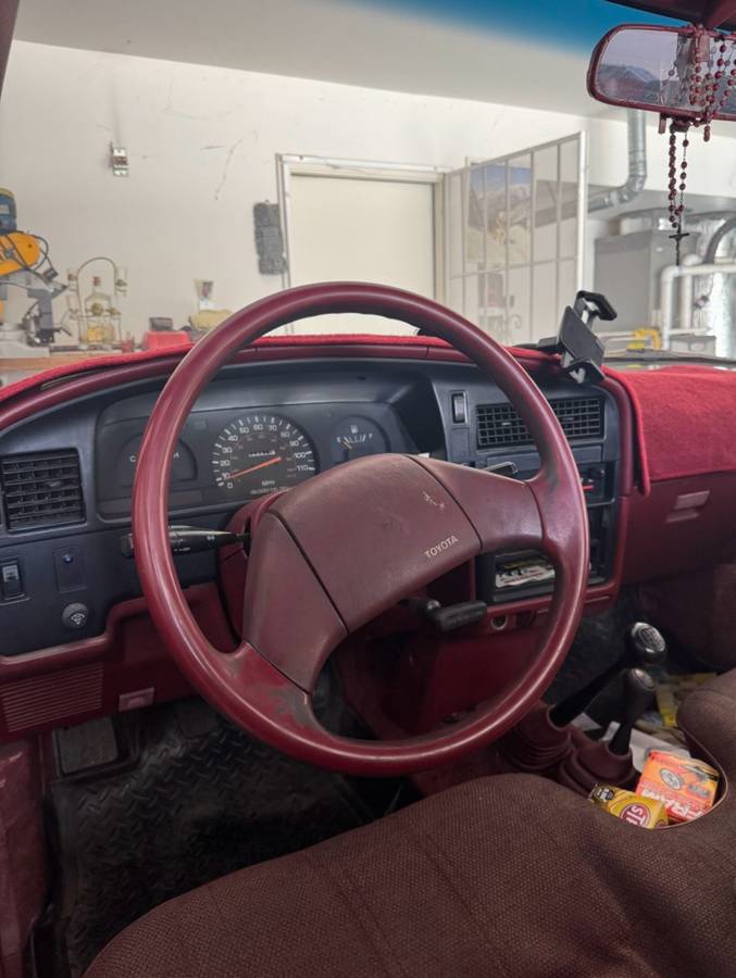 Toyota-pickup-4x4-1989-red-3