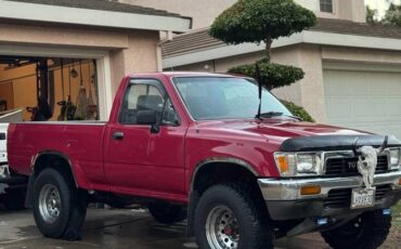 Toyota-pickup-4x4-1989-red