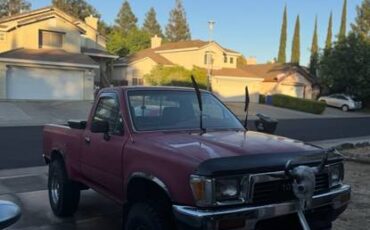 Toyota-pickup-4x4-1989-red-8