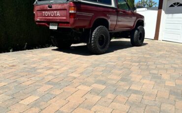Toyota-pickup-4x4-1991-red-1