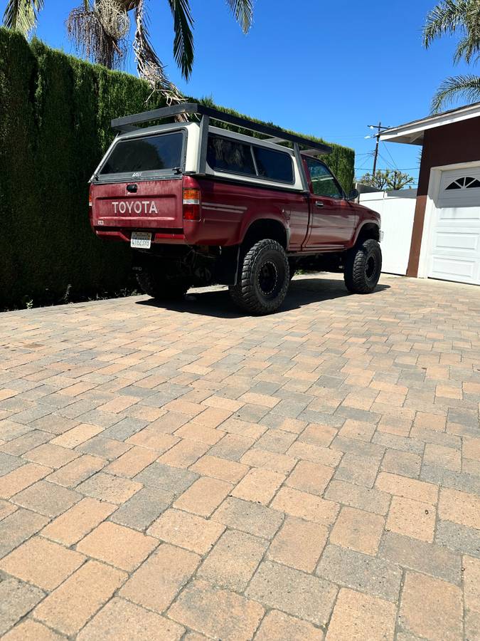 Toyota-pickup-4x4-1991-red-1