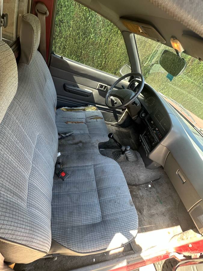 Toyota-pickup-4x4-1991-red-5