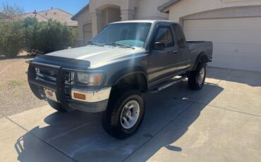Toyota-pickup-4x4-1992-grey-1