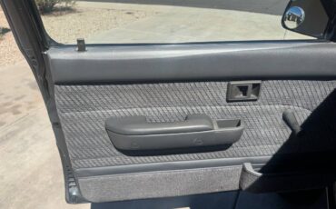 Toyota-pickup-4x4-1992-grey-11