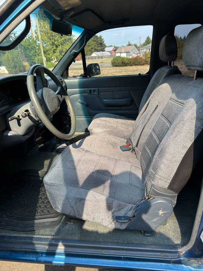 Toyota-pickup-4x4-1995-blue-2